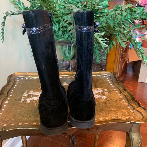 Gymboree Velvet Boot - Picture 3 of 3